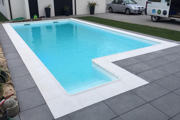 piscina-em-branco-8x4-com-escadas2